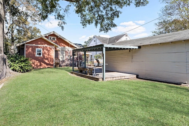 view of yard with a shed