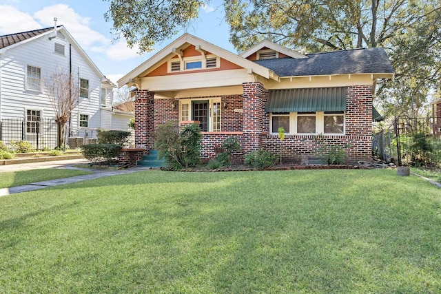 view of front of house featuring a front yard