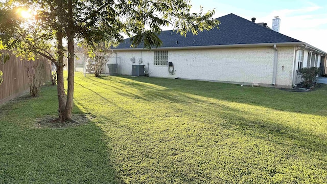 view of yard with cooling unit