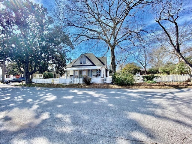 view of front of house featuring a porch