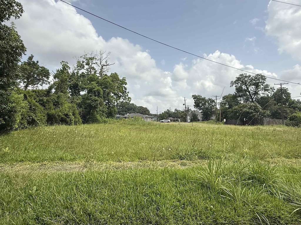 1304 W Cherry Ave, Orange, TX 77630 - photo 2