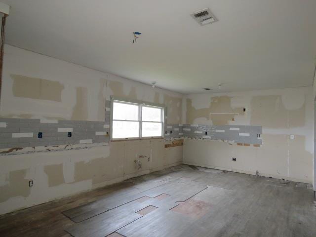 empty room featuring light hardwood / wood-style flooring