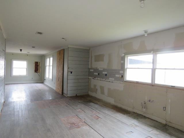 kitchen with light hardwood / wood-style floors