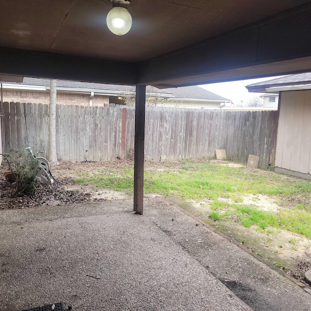 view of yard featuring a patio