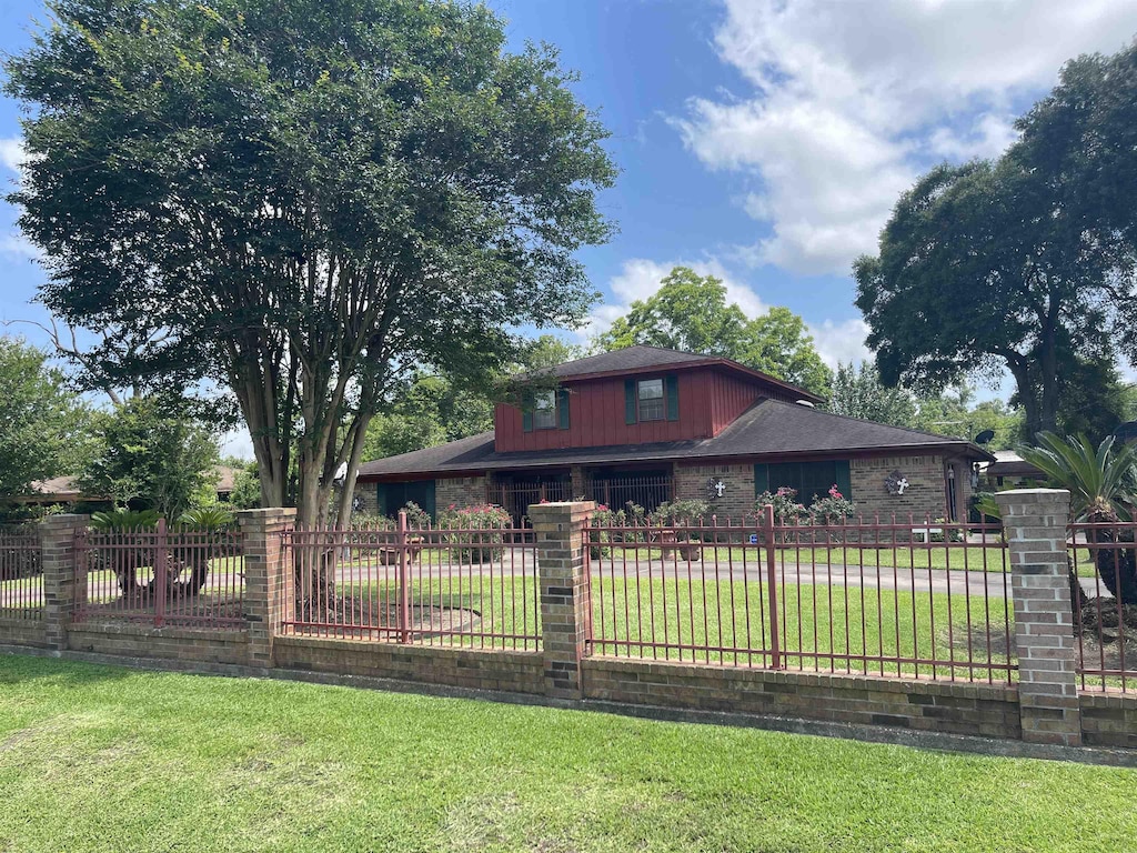 2975 Cartwright St, Beaumont, TX 77701 - photo 1