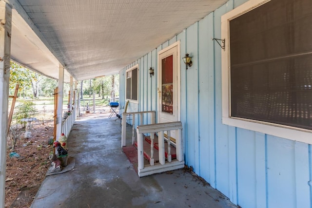 view of patio / terrace featuring covered porch