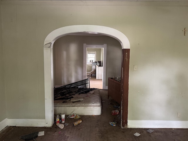 1598 Euclid St, Beaumont, TX 77705 - hall featuring arched walkways and baseboards
