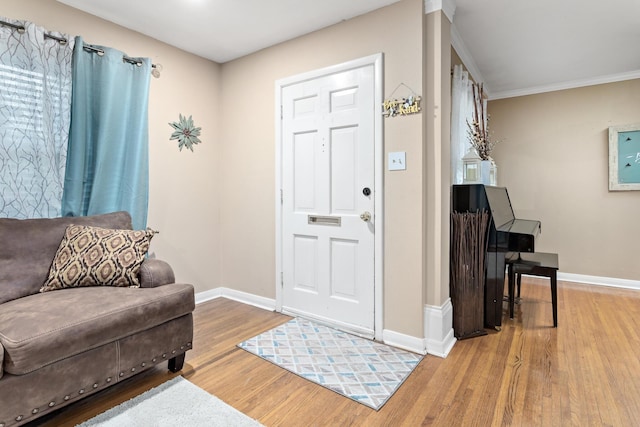 970 Evergreen Ln, Beaumont, TX 77706 - entrance foyer with baseboards and wood finished floors