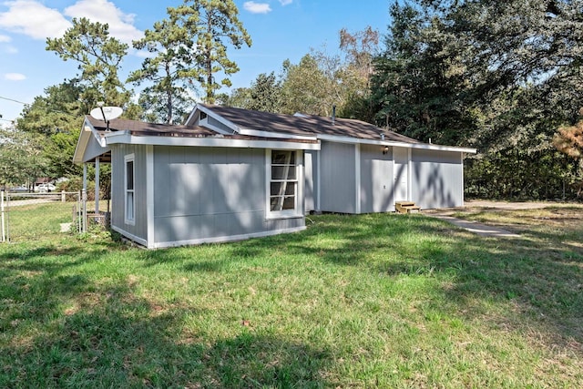 exterior space featuring a lawn