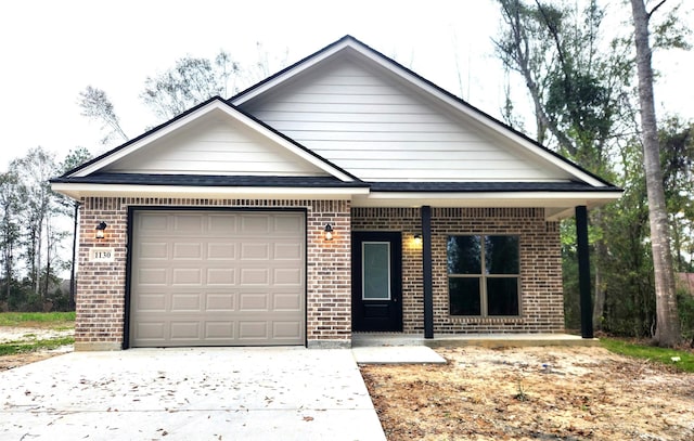 view of front facade featuring a garage