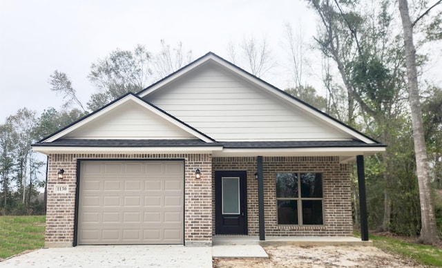 view of front facade featuring a garage