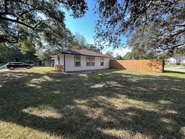 exterior space featuring a lawn