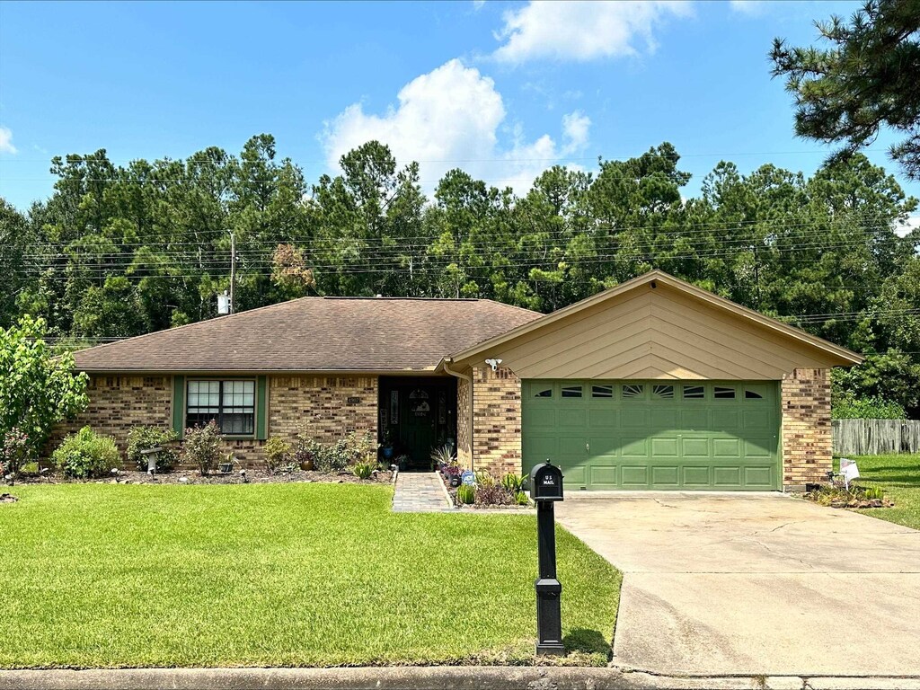 4907 Oak Gln, Orange, TX 77632 - photo 1
