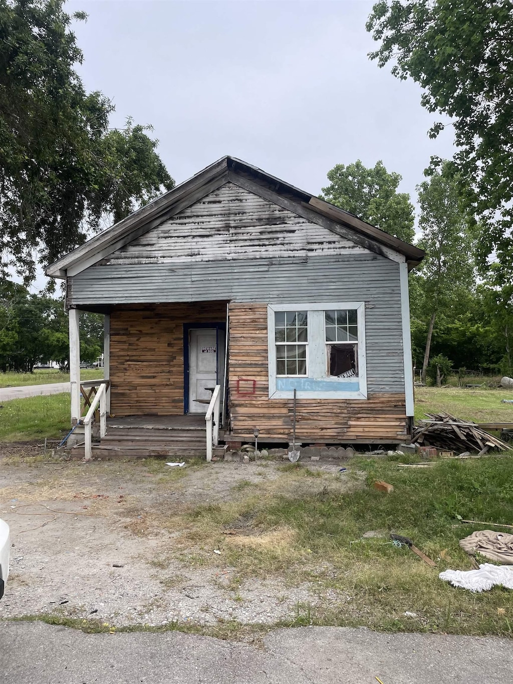 bungalow-style house with a porch