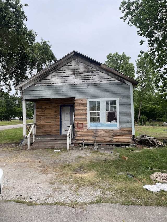 bungalow-style house with a porch