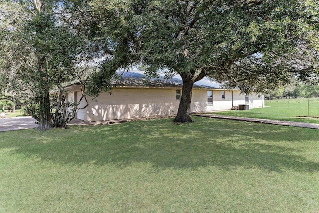 3030 Moore Rd, Beaumont, TX 77713 - view of front facade with a front lawn