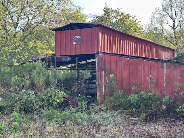 view of outdoor structure