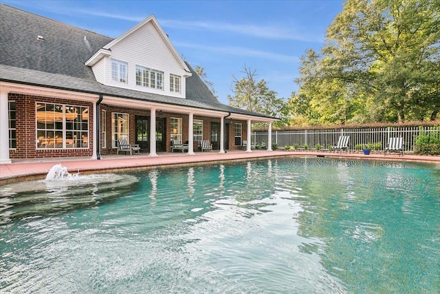 view of swimming pool