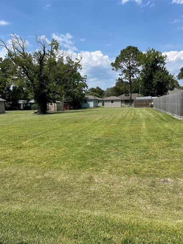 1211 S 14th, Nederland, TX 77627