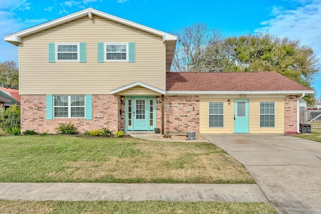 front of property featuring a front yard