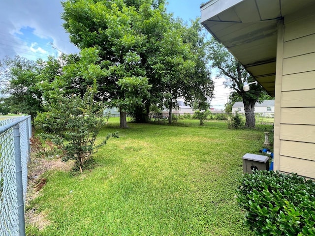 833 W 6th St, Port Arthur, TX 77640 - view of yard