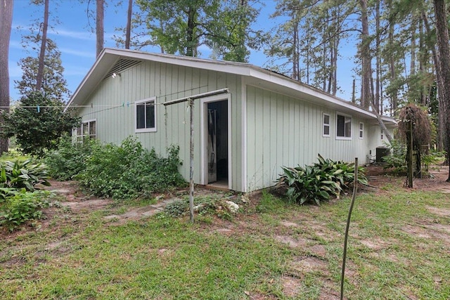 view of side of property