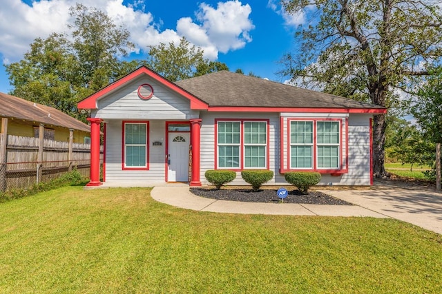 view of front of home featuring a porch and a front yard