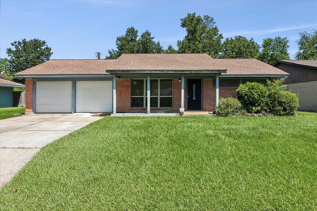 1900 Wildwood Ave, Orange, TX 77632 - photo 1