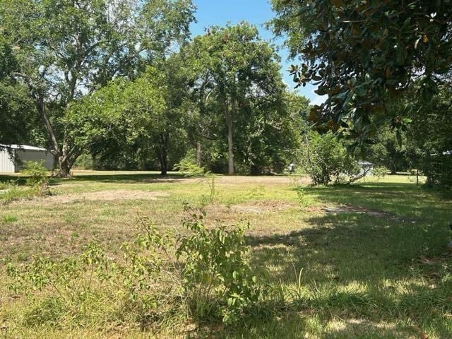 588 N Meeker Rd, Beaumont, TX 77713