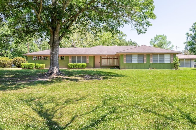 515 Watts Rd, Silsbee, TX 77656 - single story home featuring a front yard