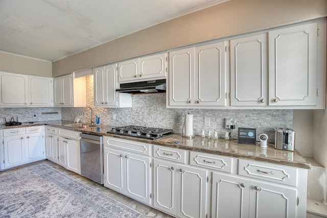 3325 Blackmon Ln, Beaumont, TX 77703 - kitchen featuring stainless steel dishwasher, under cabinet range hood, black gas cooktop, a sink, and white cabinets