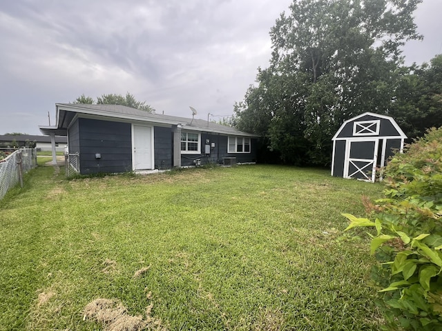5333 Lakeside Dr, Port Arthur, TX 77642 - view of yard with a storage shed