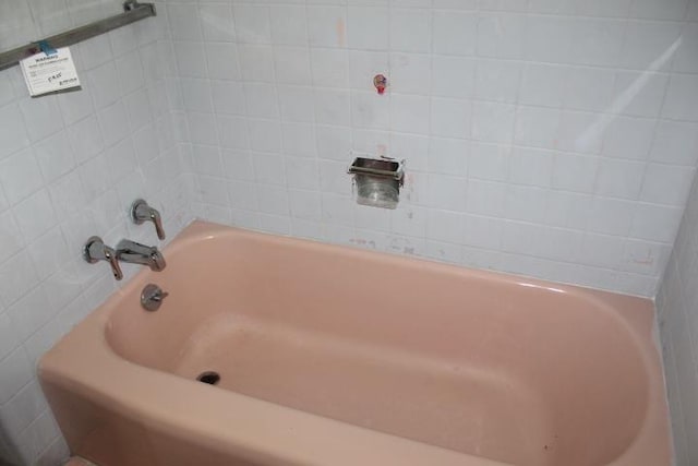 4246 Griffing Dr, Port Arthur, TX 77642 - view of full bathroom