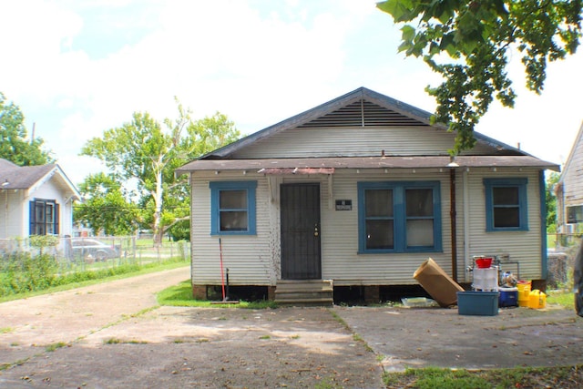 3575 Magnolia Ave, Beaumont, TX 77703 - view of front of home with entry steps