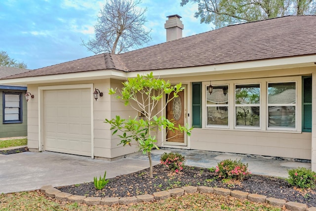 view of front facade featuring a garage