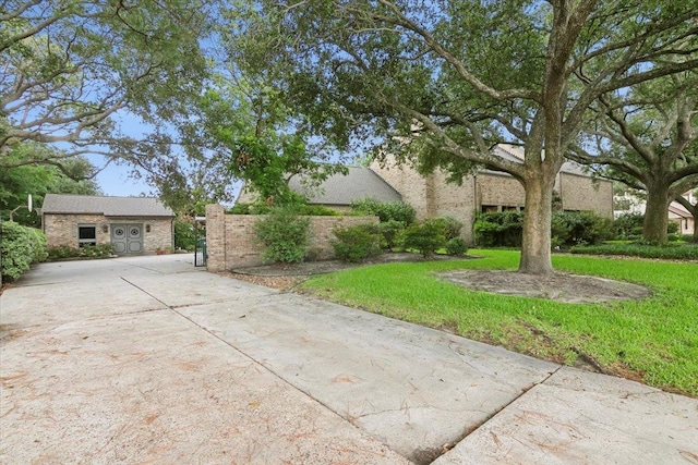 Listing photo 2 for 3838 Chandelle Ln, Port Arthur TX 77642