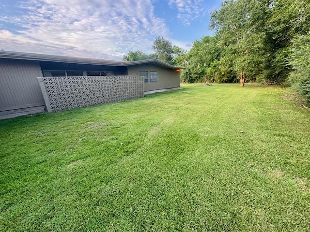 2835 Palestine St, Beaumont, TX 77701 - photo 30