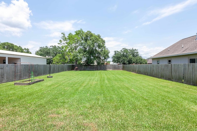 3812 Debbie Ave, Groves, TX 77619 - view of yard