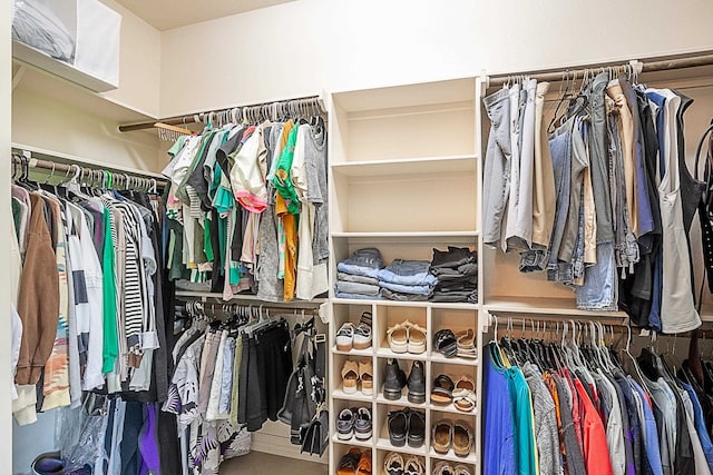3812 Debbie Ave, Groves, TX 77619 - view of spacious closet