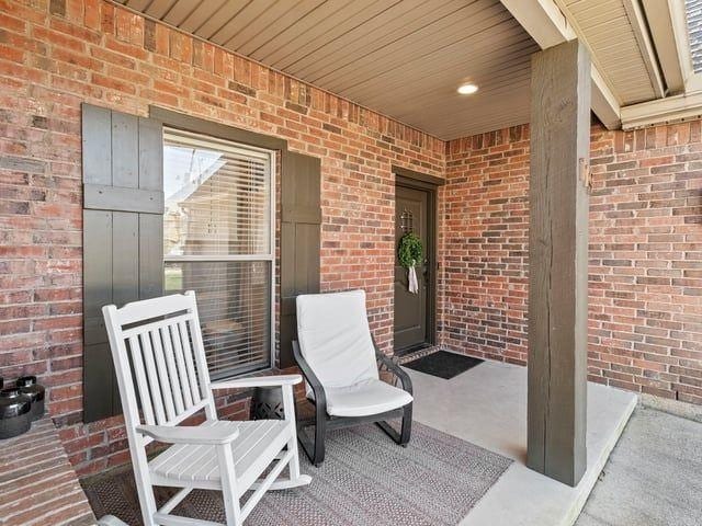 view of patio featuring covered porch