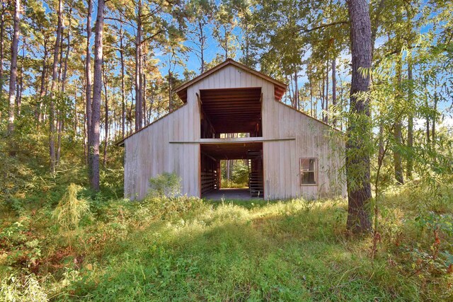 view of outdoor structure