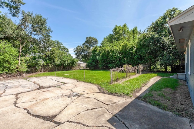 view of yard with a patio area