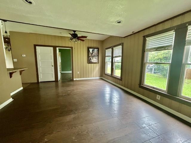 5119 33rd St, Groves, TX 77619 - photo 2