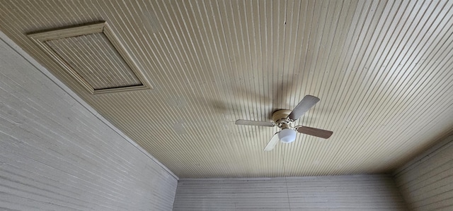 room details featuring ceiling fan