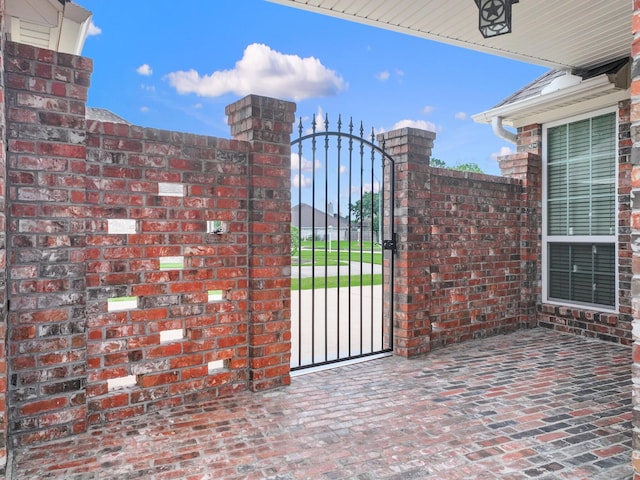 3760 Seminole Dr, Beaumont, TX 77707 - view of gate