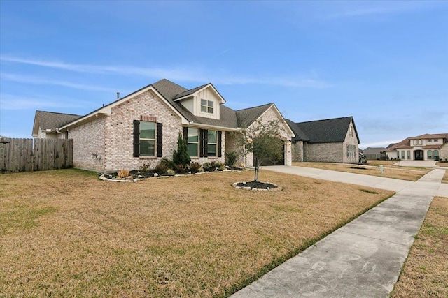 view of front of house featuring a front yard