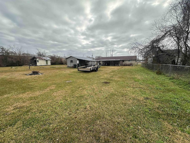 view of yard with a shed