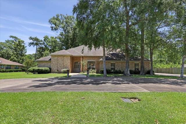 109 Teakwood St, Silsbee, TX 77656 - photo 2