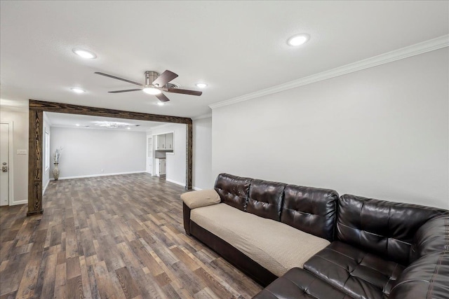 5520 N Circuit Dr, Beaumont, TX 77706 - living area featuring a ceiling fan, ornamental molding, wood finished floors, and recessed lighting