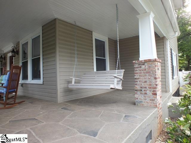 exterior space featuring a porch